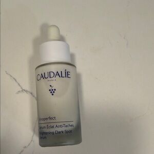 Caudalie Vinoperfect Serum in White